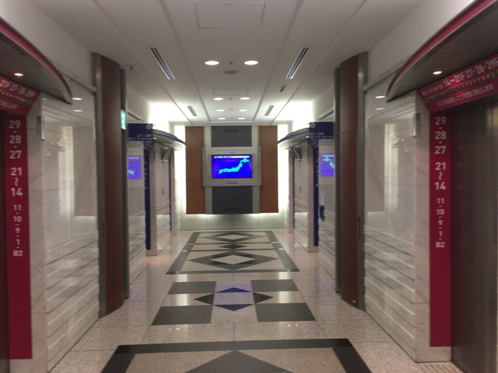 スカイビルエレベーターホール